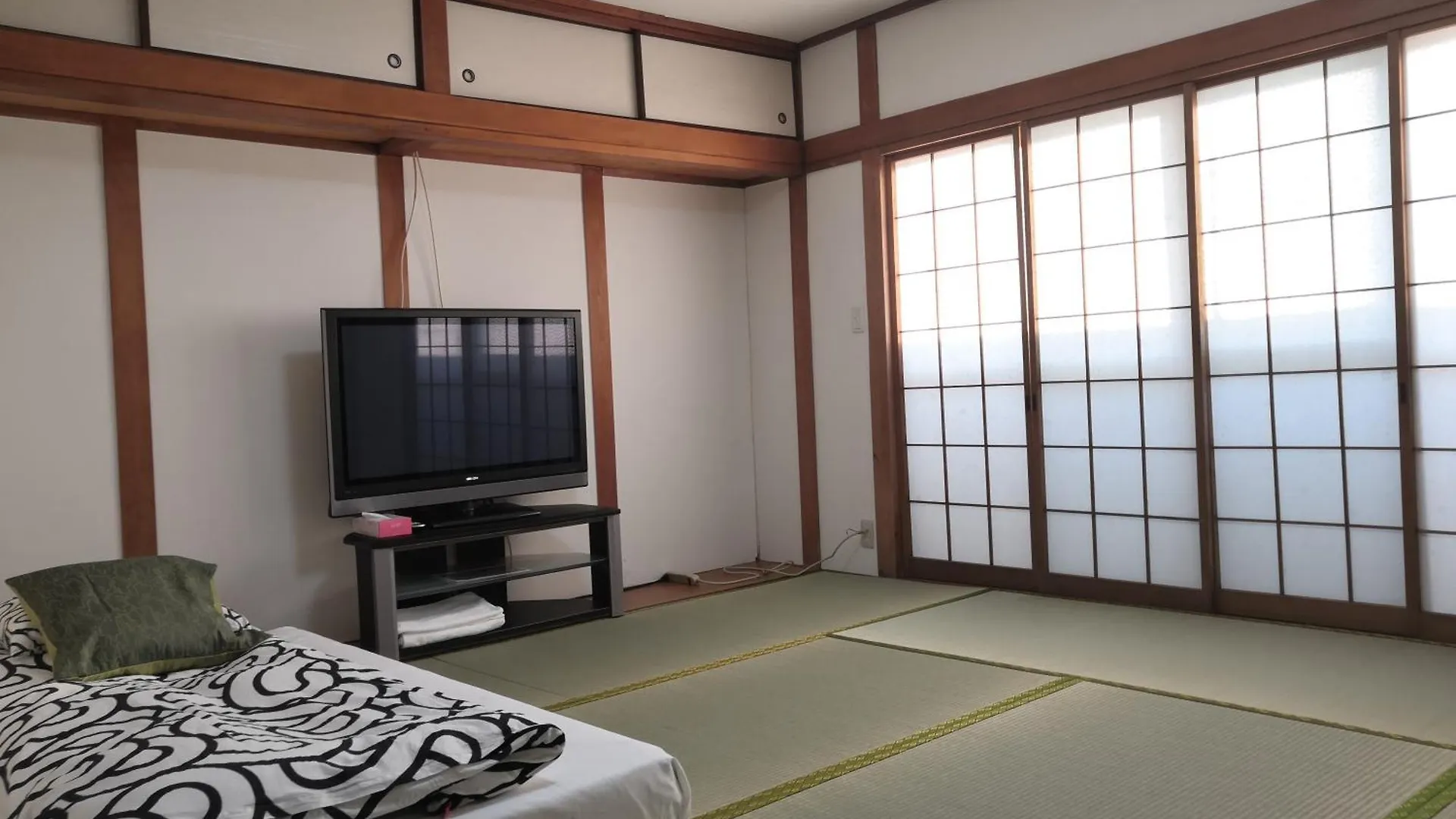 Nippori Osaka Nishi-Tengachaya Guesthouse西天下茶屋アパートメント 0*,  Japan
